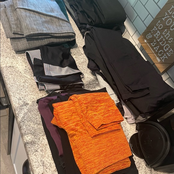 5lb Resellers Lot Athletic Womens Leggings Sz XS-Plus Athleta, Fabletics, Nike - Picture 4 of 4